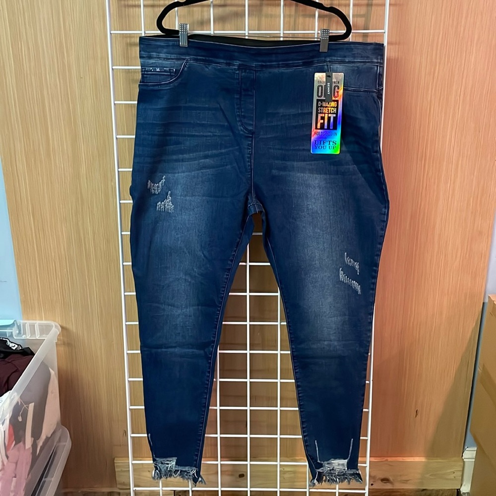 Coco + Carmen OMG blue jeans.      O-Mazing stretch fit. Multiple sizes.